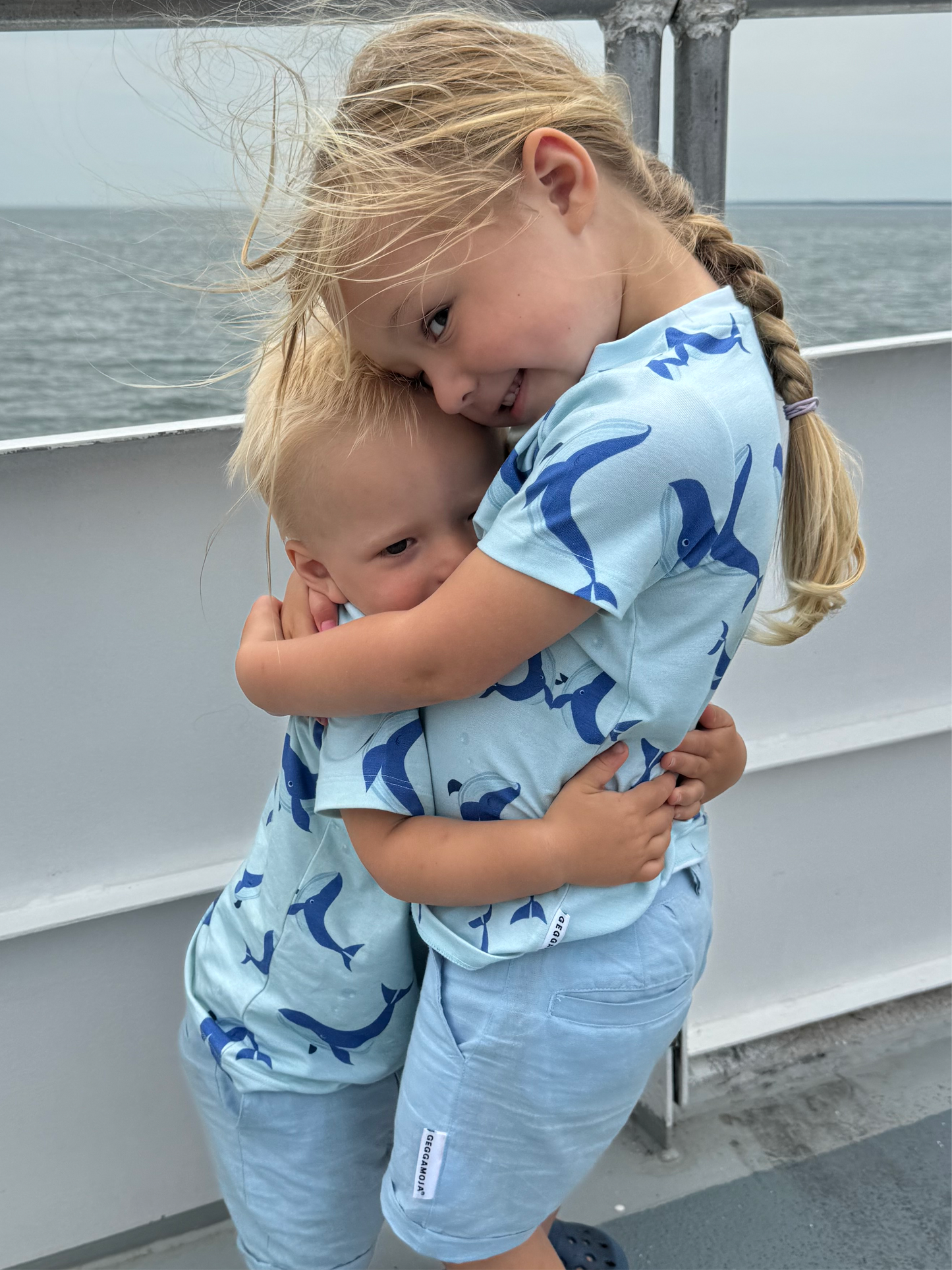 Geggamoja® Toddler/Little Kids Short-Sleeve Shirt in Organic Cotton/Bamboo - BLUE WHALES, 6mo-4yr