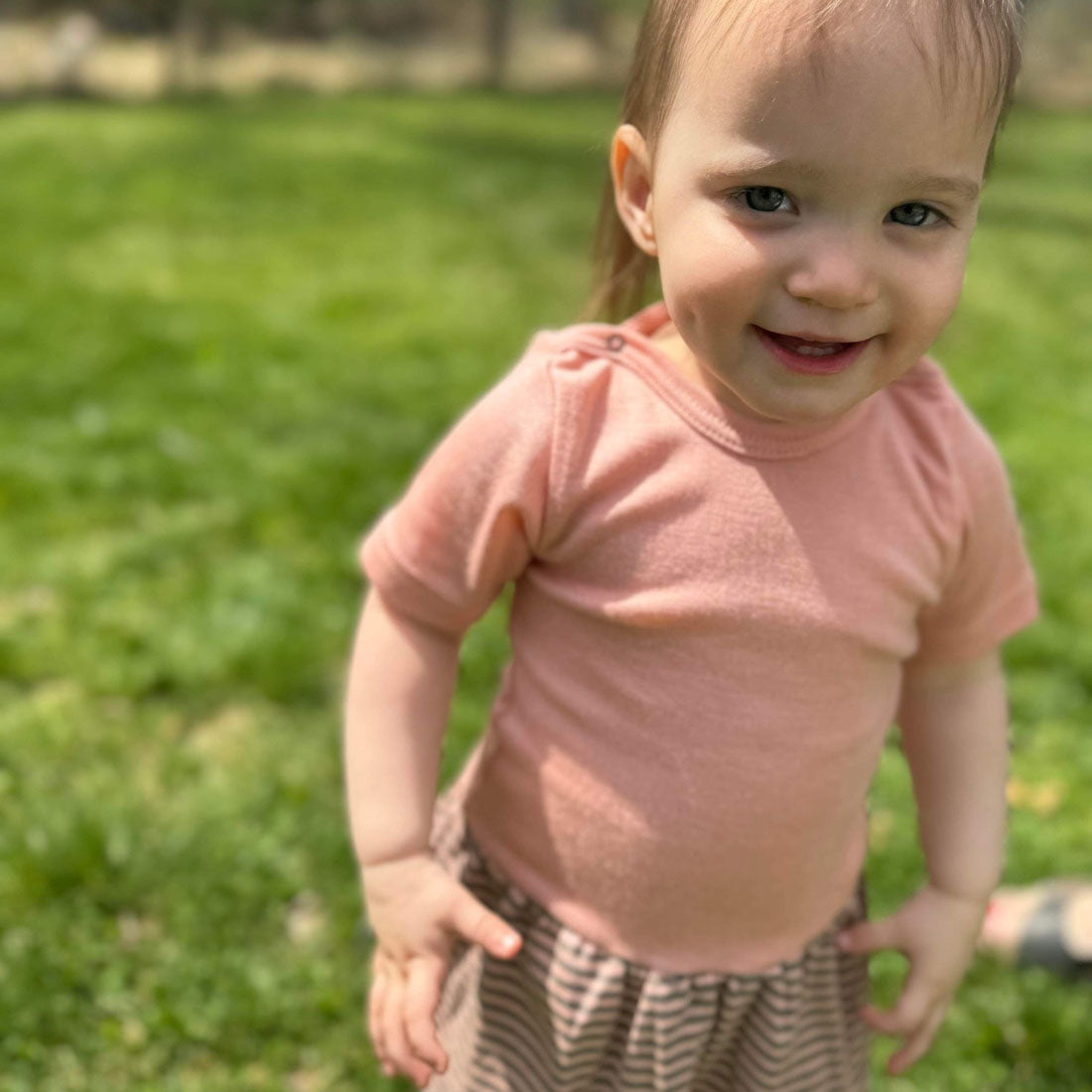 ENGEL Baby/Toddler Short-Sleeved Dress with Snap-Bottom in Organic Wool/Silk